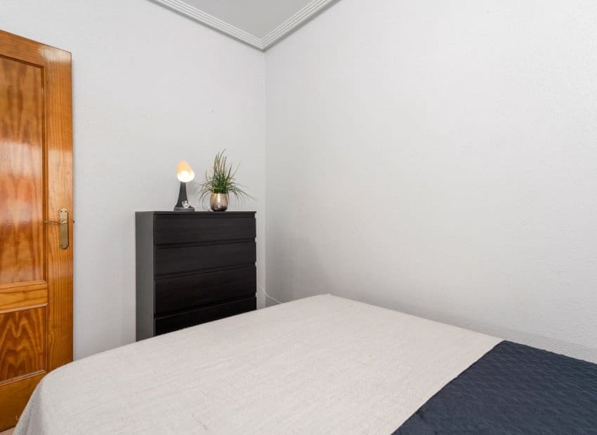 2 slaapkamer Appartement te koop in Torrevieja met zwembad - € 129.000 (Ref: 9394334)