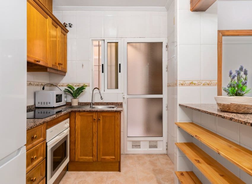 2 slaapkamer Appartement te koop in Torrevieja met zwembad - € 129.000 (Ref: 9394334)