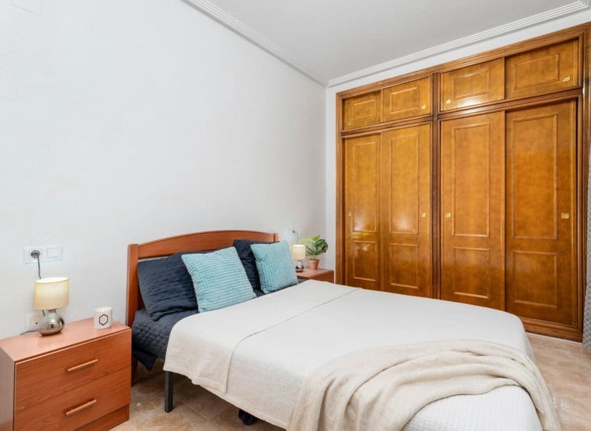 2 slaapkamer Appartement te koop in Torrevieja met zwembad - € 129.000 (Ref: 9394334)