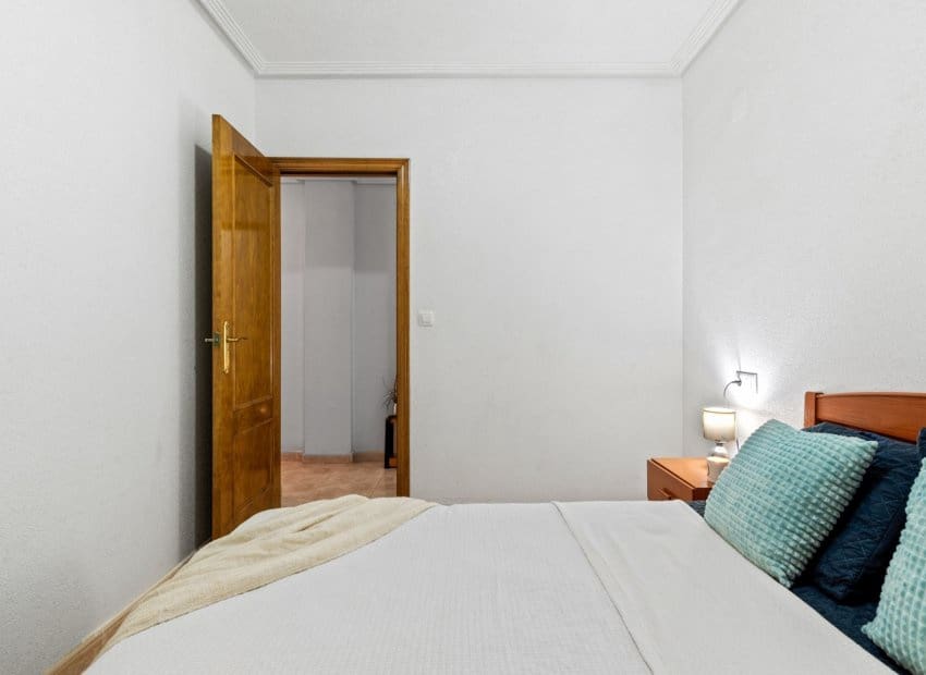 2 slaapkamer Appartement te koop in Torrevieja met zwembad - € 129.000 (Ref: 9394334)