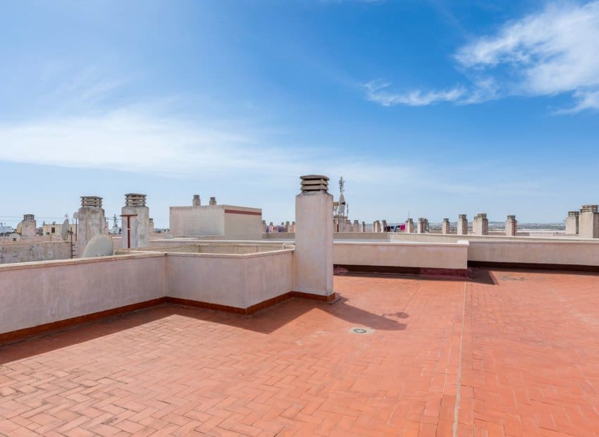 2 slaapkamer Appartement te koop in Torrevieja met zwembad - € 129.000 (Ref: 9394334)