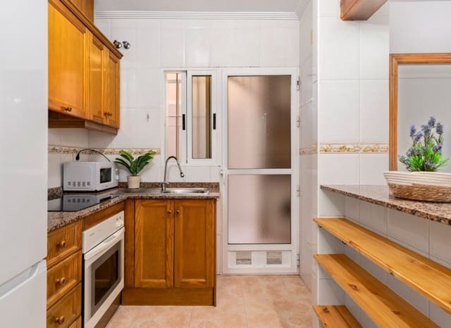 Apartamento de 2 habitaciones en Parque de las Naciones, Torrevieja en venta con piscina - 129.000 € (Ref: 9394334)