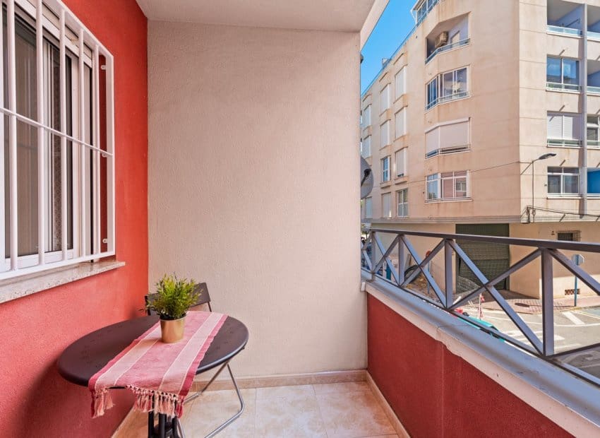 2 slaapkamer Appartement te koop in Torrevieja met zwembad - € 129.000 (Ref: 9394334)
