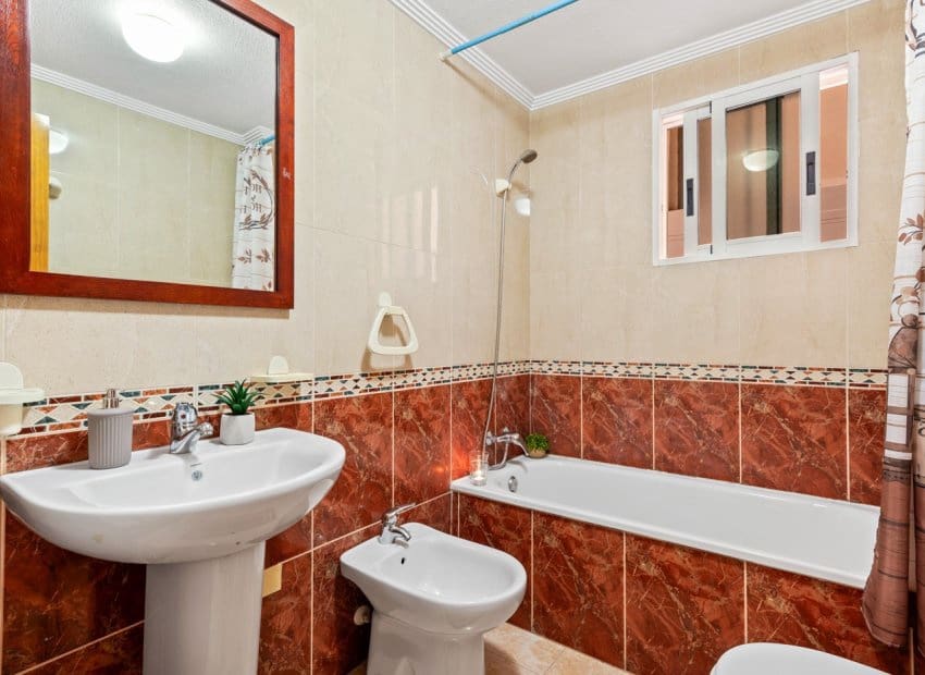 2 slaapkamer Appartement te koop in Torrevieja met zwembad - € 129.000 (Ref: 9394334)