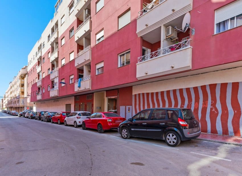 2 slaapkamer Appartement te koop in Torrevieja met zwembad - € 129.000 (Ref: 9394334)