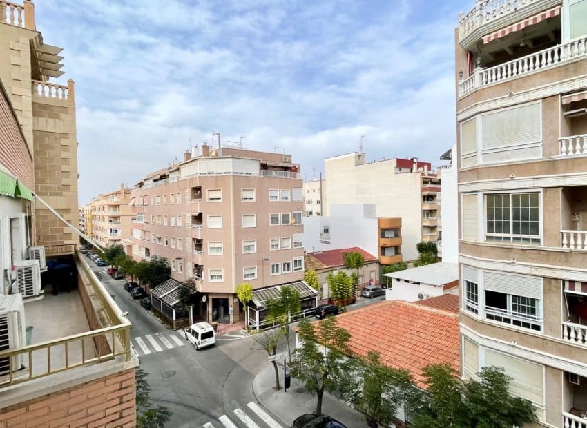 2 quarto Apartamento para venda em Torrevieja - 239 000 € (Ref: 9394335)