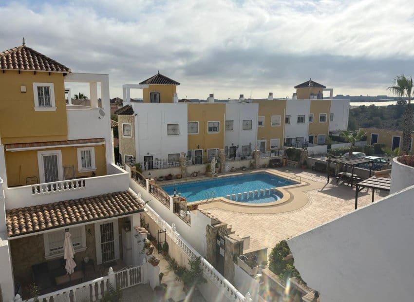 3 quarto Casa em Banda para venda em Algorfa com piscina - 220 000 € (Ref: 9394340)