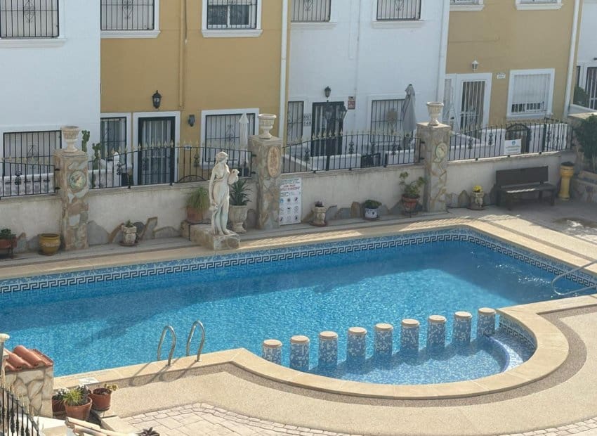 3 quarto Casa em Banda para venda em Algorfa com piscina - 220 000 € (Ref: 9394340)