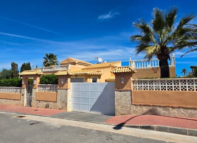 5 soverom Villa til salgs i El Chaparral, Torrevieja med svømmebasseng - € 595 000 (Ref: 9397013)