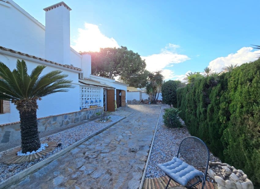 5 slaapkamer Villa te koop in Orihuela Costa met zwembad garage - € 850.000 (Ref: 9398845)