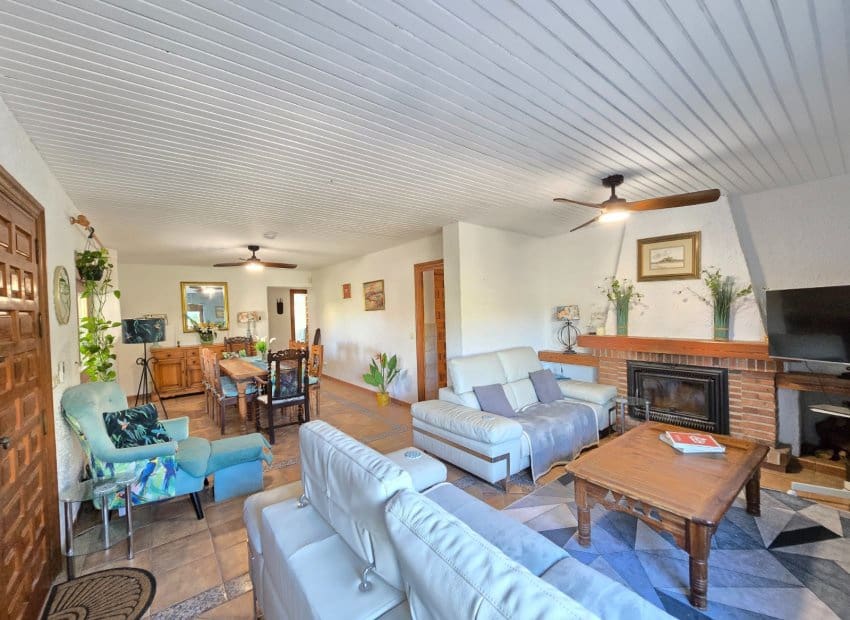 5 slaapkamer Villa te koop in Orihuela Costa met zwembad garage - € 850.000 (Ref: 9398845)