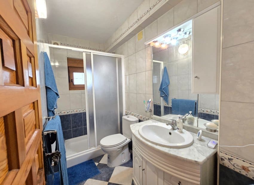 5 slaapkamer Villa te koop in Orihuela Costa met zwembad garage - € 850.000 (Ref: 9398845)