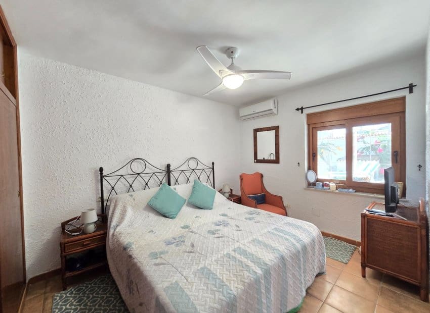 5 slaapkamer Villa te koop in Orihuela Costa met zwembad garage - € 850.000 (Ref: 9398845)