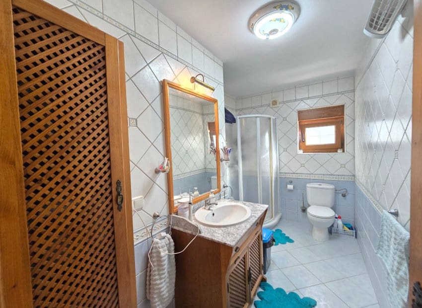 5 slaapkamer Villa te koop in Orihuela Costa met zwembad garage - € 850.000 (Ref: 9398845)