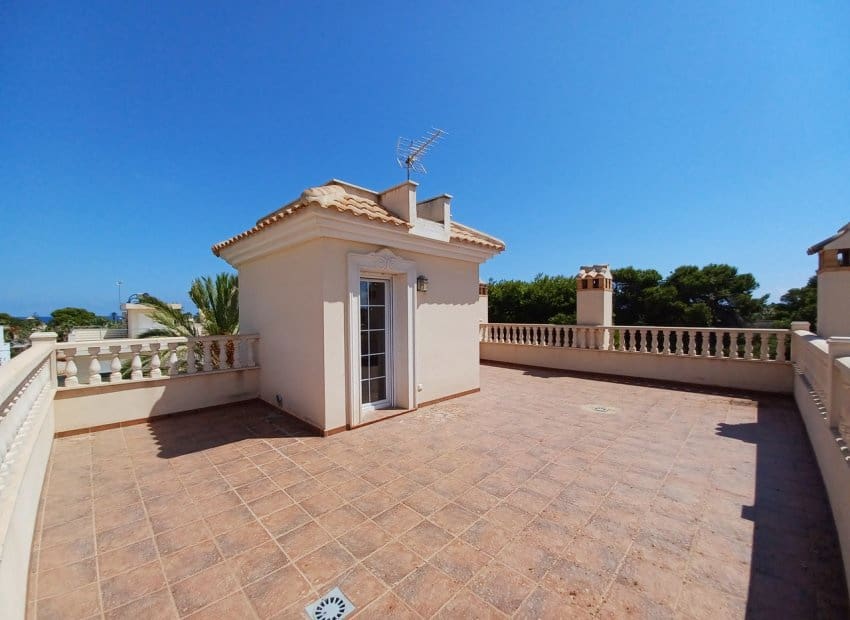 4 bedroom Villa for sale in Cabo Roig with pool - € 910,000 (Ref: 9398846)