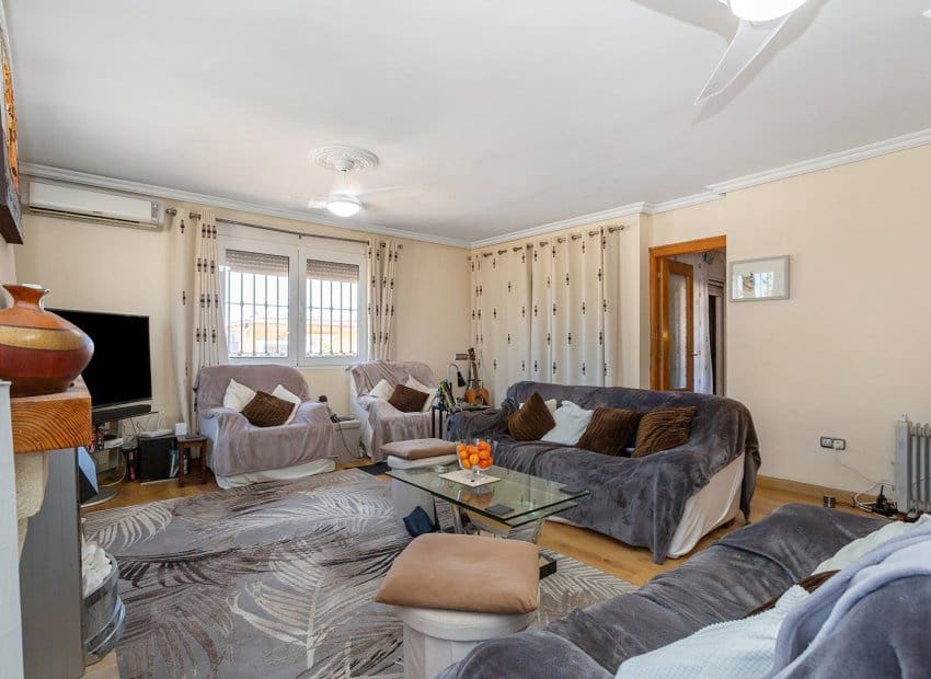 6 chambre Villa/Maison à vendre à Los Balcones avec piscine - 610 000 € (Ref: 9398847)