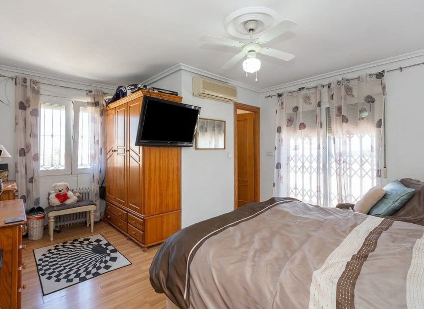 6 chambre Villa/Maison à vendre à Los Balcones avec piscine - 610 000 € (Ref: 9398847)