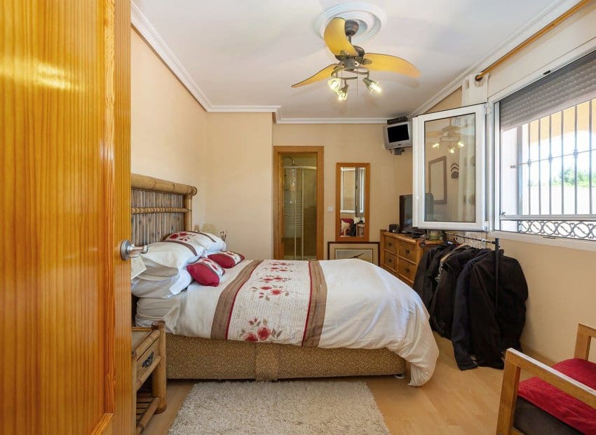 6 chambre Villa/Maison à vendre à Los Balcones avec piscine - 610 000 € (Ref: 9398847)