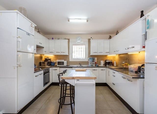 6 chambre Villa/Maison à vendre à Los Balcones avec piscine - 610 000 € (Ref: 9398847)