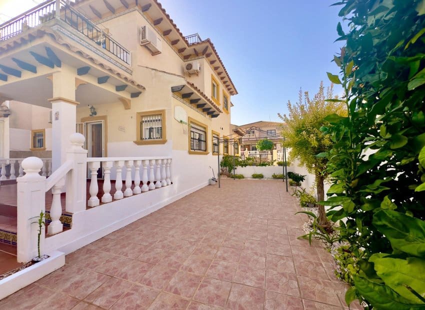 2 sovrum Semi-fristående Villa till salu i La Regia med pool - 230 000 € (Ref: 9398848)