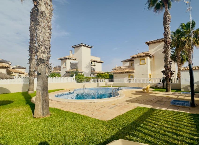 2 sovrum Semi-fristående Villa till salu i La Regia med pool - 230 000 € (Ref: 9398848)