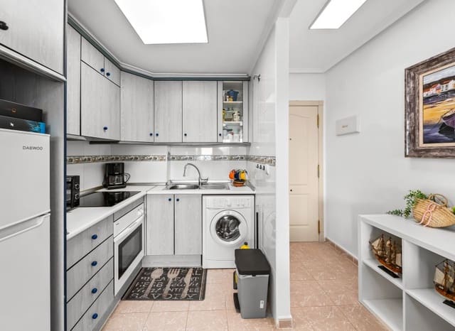 2 soveværelse Lejlighed til salg i La Mata, Torrevieja med swimmingpool - € 172.900 (Ref: 9403694)