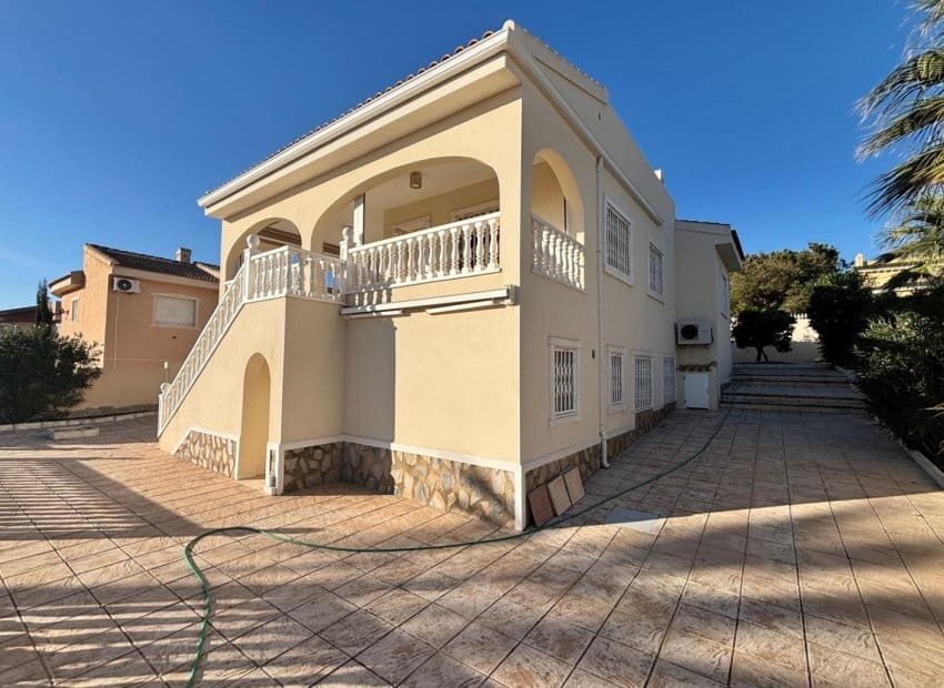 5 chambre Villa/Maison à vendre à Ciudad Quesada avec piscine - 595 000 € (Ref: 9403695)