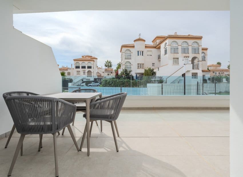 2 bedroom Apartment for sale in Orihuela Costa with pool - € 380,000 (Ref: 9403701)