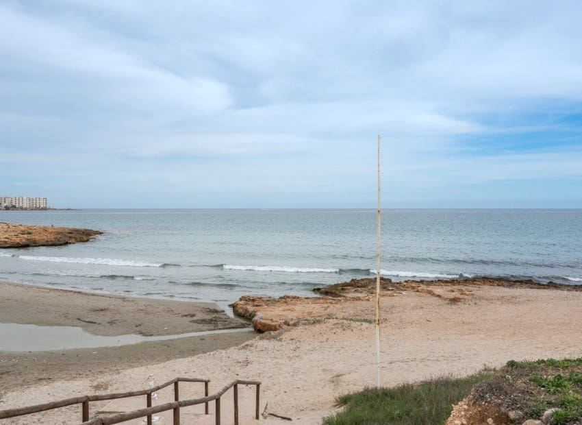 2 bedroom Apartment for sale in Orihuela Costa with pool - € 380,000 (Ref: 9403701)