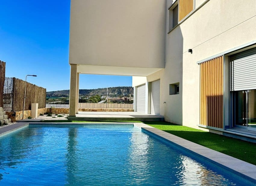 4 soveværelse Villa til salg i Algorfa med swimmingpool - € 659.000 (Ref: 9408188)