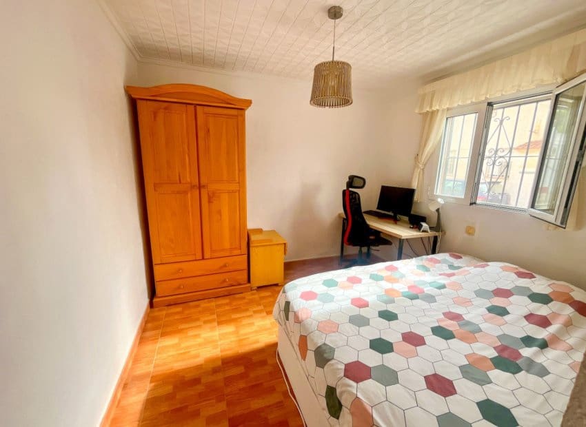 2 bedroom Bungalow for sale in Torrevieja - € 129,999 (Ref: 9408192)