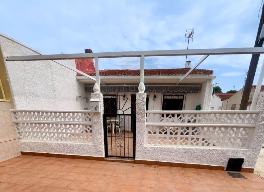2 bedroom Bungalow for sale in Torrevieja - € 129,999 (Ref: 9408192)