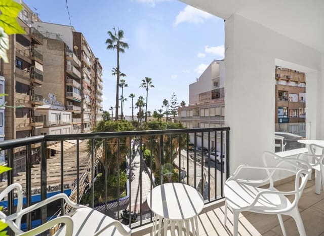 2 soveværelse Lejlighed til salg i Puerto Deportivo, Torrevieja - € 265.000 (Ref: 9412858)