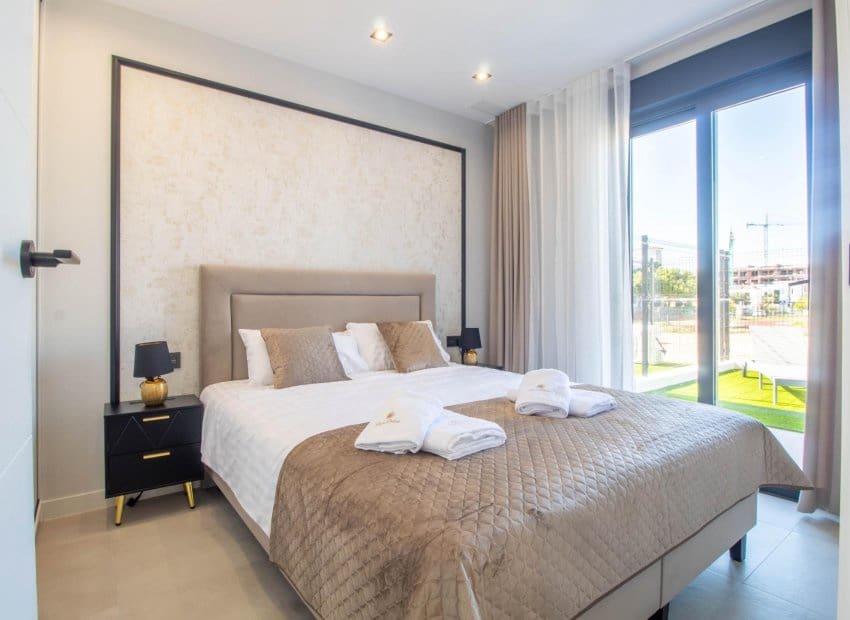 3 sovrum Bungalow till salu i Orihuela Costa med pool - 395 000 € (Ref: 9417622)