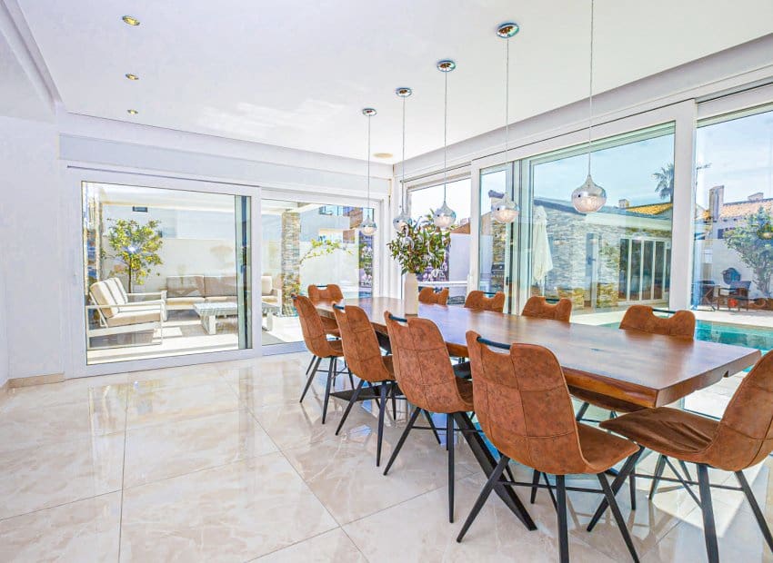 4 soverom Villa til salgs i La Zenia med svømmebasseng - € 1 350 000 (Ref: 9417623)