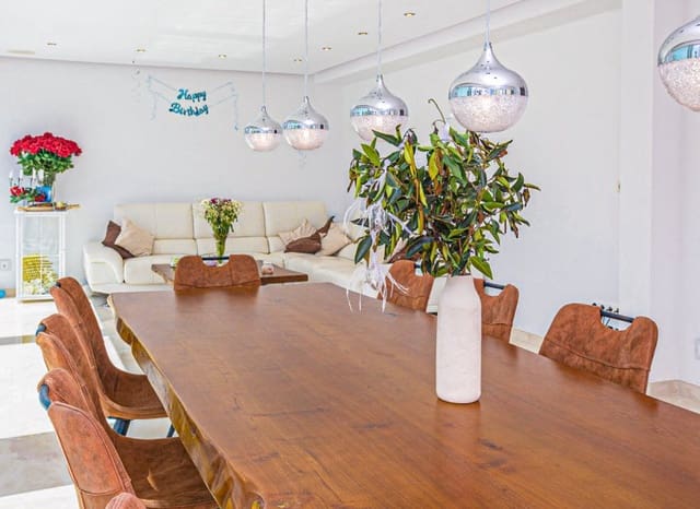 4 soverom Villa til salgs i La Zenia, Orihuela med svømmebasseng - € 1 350 000 (Ref: 9417623)