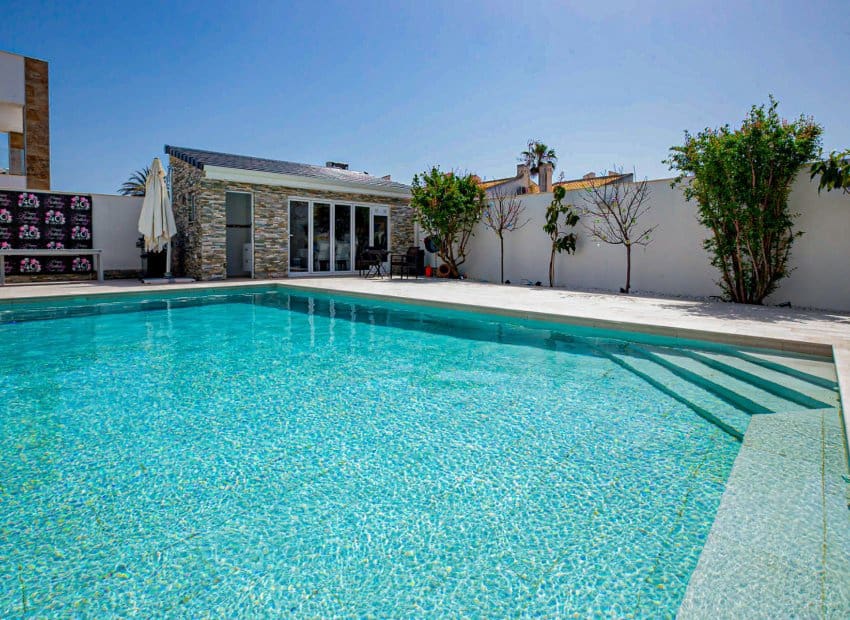 4 soverom Villa til salgs i La Zenia med svømmebasseng - € 1 350 000 (Ref: 9417623)