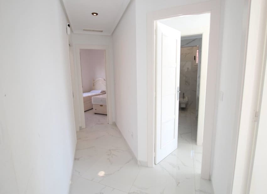 6 sovrum Villa till salu i Lo Crispin med pool - 395 000 € (Ref: 9417624)