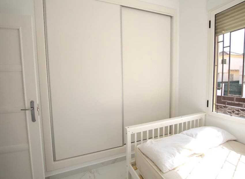 6 sovrum Villa till salu i Lo Crispin med pool - 395 000 € (Ref: 9417624)