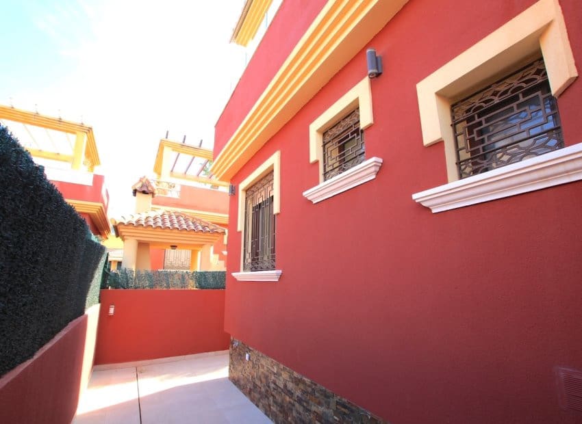 6 sovrum Villa till salu i Lo Crispin med pool - 395 000 € (Ref: 9417624)