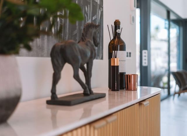 5 soveværelse Villa til salg i San Miguel de Salinas med swimmingpool - € 780.000 (Ref: 9417625)