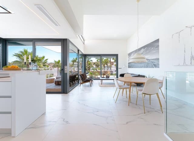 5 soveværelse Villa til salg i San Miguel de Salinas med swimmingpool - € 780.000 (Ref: 9417625)