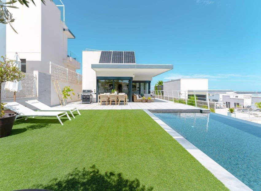 5 soveværelse Villa til salg i San Miguel de Salinas med swimmingpool - € 780.000 (Ref: 9417625)