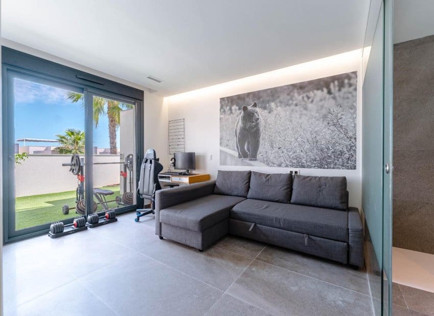 5 soveværelse Villa til salg i San Miguel de Salinas med swimmingpool - € 780.000 (Ref: 9417625)