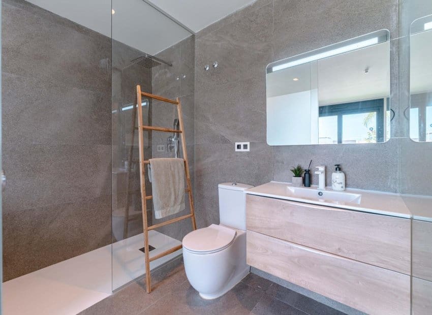 5 soveværelse Villa til salg i San Miguel de Salinas med swimmingpool - € 780.000 (Ref: 9417625)