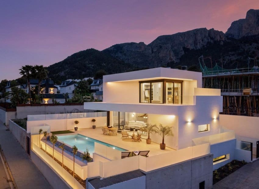 3 bedroom Villa for sale in Polop with pool - € 860,000 (Ref: 9417627)