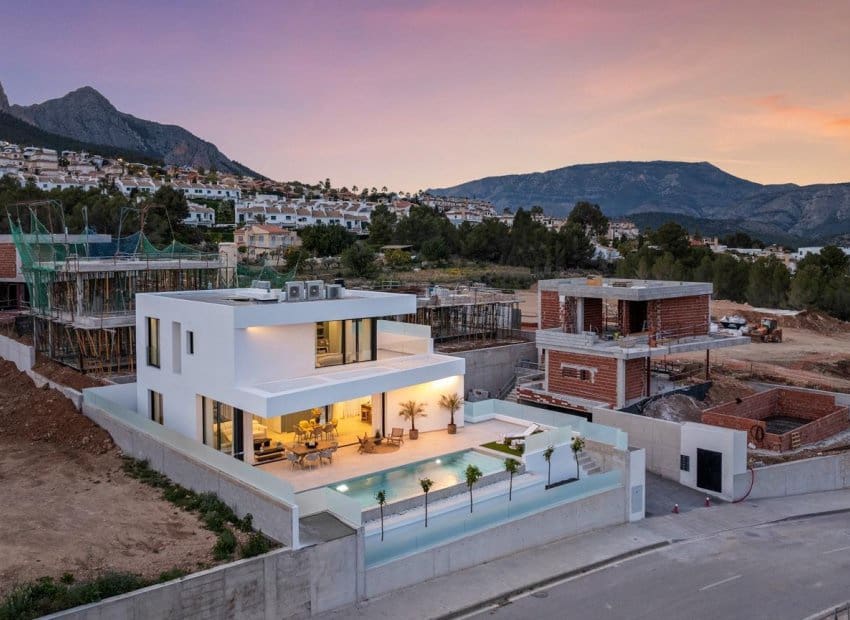 3 bedroom Villa for sale in Polop with pool - € 860,000 (Ref: 9417627)