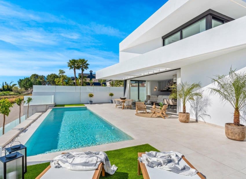 3 bedroom Villa for sale in Polop with pool - € 860,000 (Ref: 9417627)