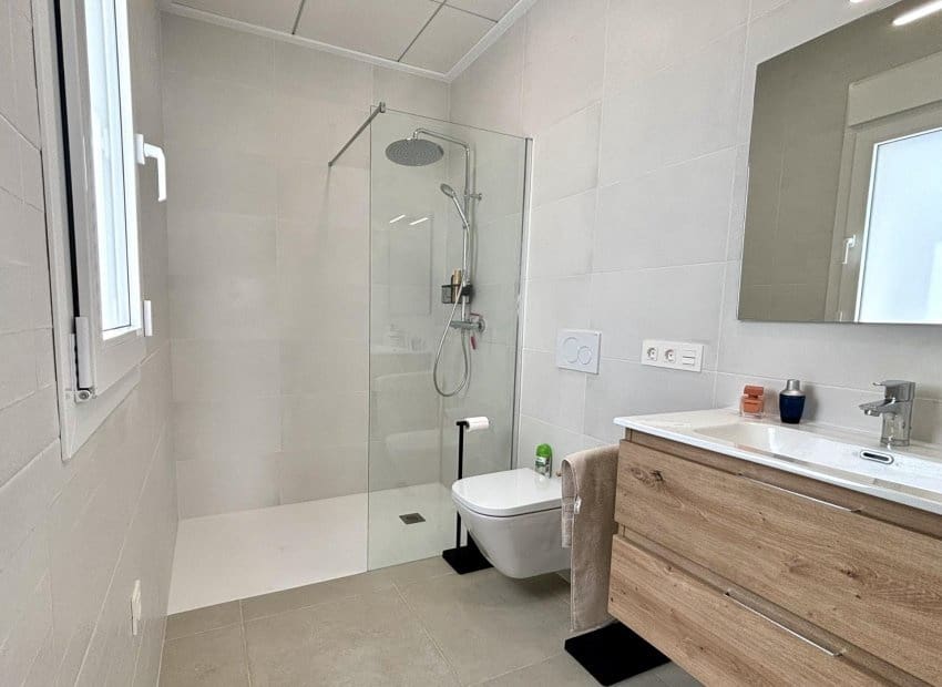 3 bedroom Villa for sale in Rojales with pool - € 472,913 (Ref: 9417629)