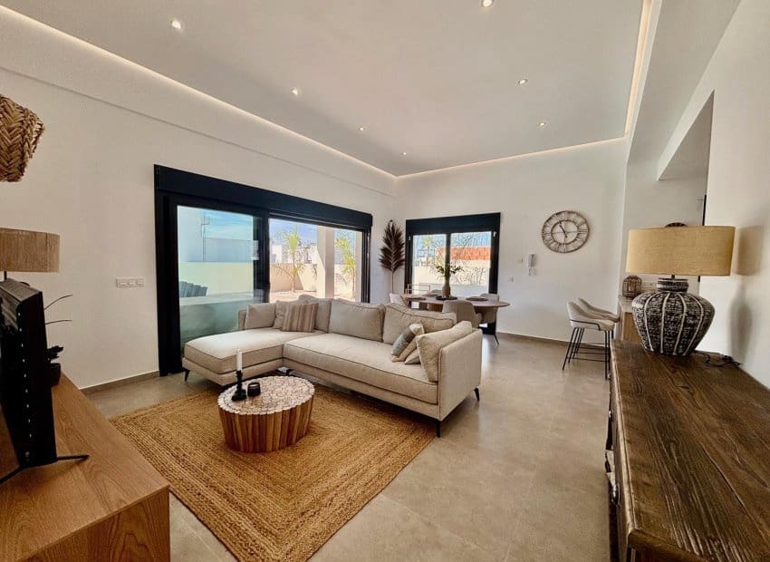 3 bedroom Villa for sale in Rojales with pool - € 472,913 (Ref: 9417629)